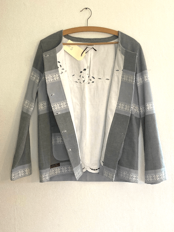 Klassisk jakke i grå billede 3