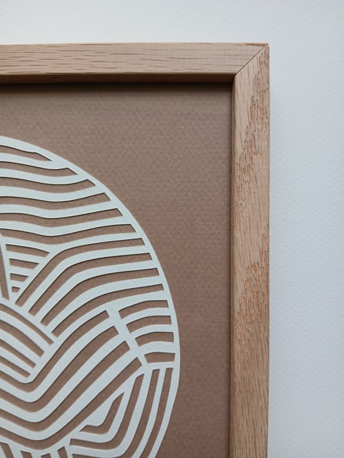 20x20cm papercut, nougat, indrammet