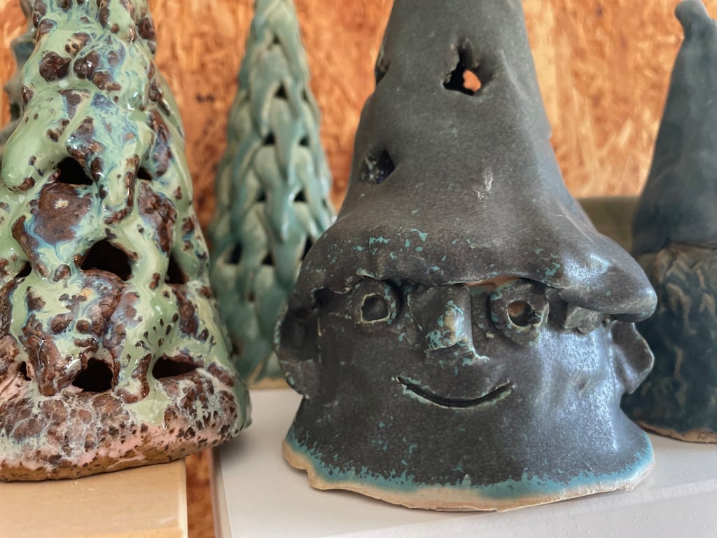 Stor dekorations- nisse til fyrfadslys h = ca. 12 cm