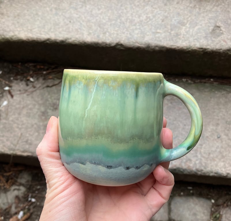 Hånddrejet kop med hank billede 5