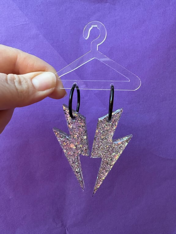 Store lyn i “fin leo glitter”