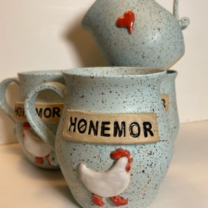 Keramik krus med tekst  - Hønemor – produktbillede