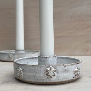 Lysestage med iskrystaller. D: 11 cm – produktbillede