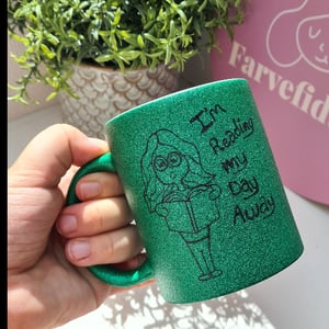 Krus: im reading my day away Grøn Glimmer – produktbillede