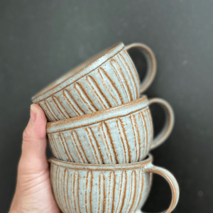 Rillet tekop med hank (L) - grå – produktbillede