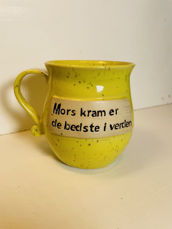 Keramik krus med tekst - Mors kram er de bedste i verden