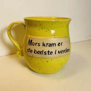 Keramik krus med tekst - Mors kram er de bedste i verden – produktbillede