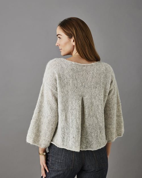 Kit: Nanna bluse med læg i ryggen (garn og opskrift)