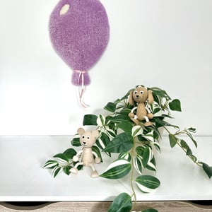 Tuftet farverig ballon (stor)- Håndlavet vægkunst i 100% uld. – produktbillede