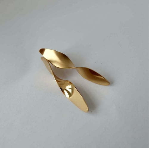 Petal Twist earrings medium (2)