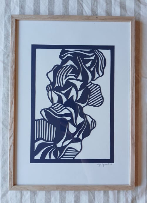A3 papercut, Marineblå, indrammet 