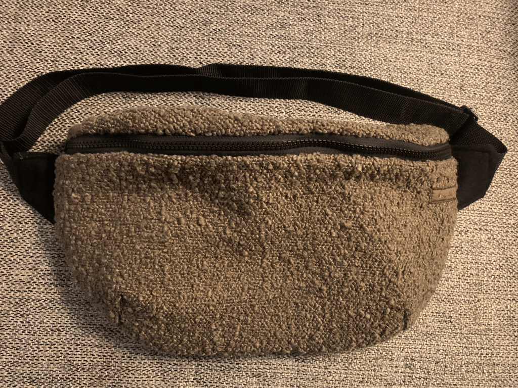 Stor bæltetaske i tykt tekstil