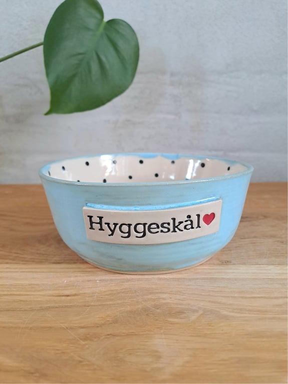 Hyggeskålen er 16 cm i diameter og 6,5cm høj
