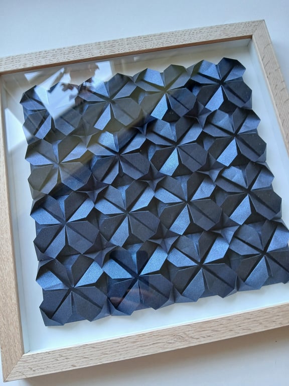 30x30 cm foldet papirværk, midnatsblå. indrammet  billede 3