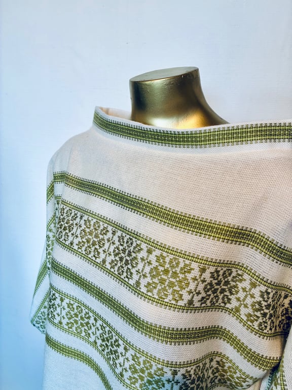 Trine-bluse med græsgrønt mønster billede 5