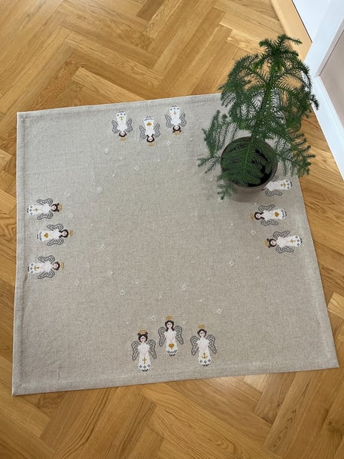 Lille - juletræstæppe Angels 2028-6  Str. 110 x 110 cm.