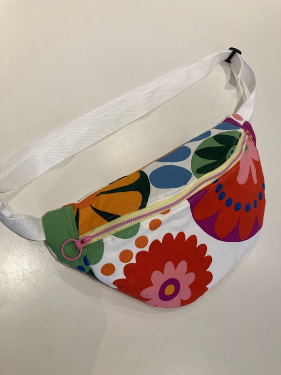 Bumbag m blomster 