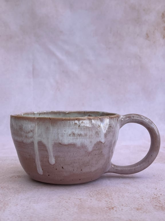 Blomsterformet kop. 420 ml. H: 7 cm