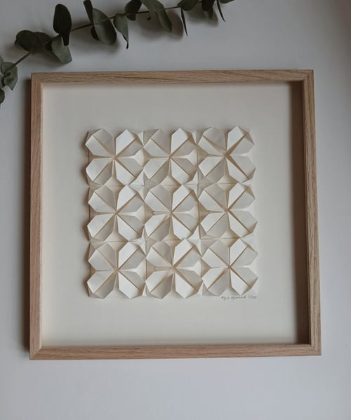 30x30cm foldet papirværk naturhvid, indrammet  (6)