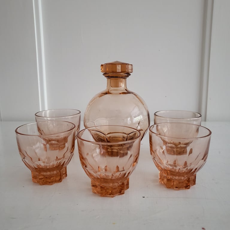 Fransk likørsæt I rosa glas, 1950'erne