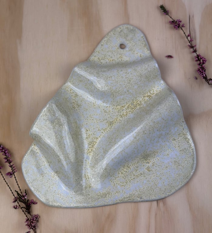 Hvid/gul vægrelief - 23 x 20,5 cm