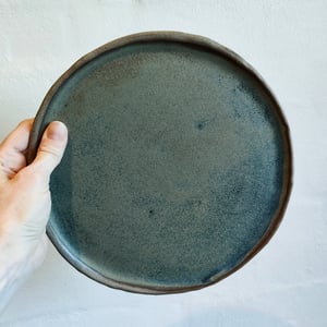 TALLERKEN Ø23 MAT BLÅ – produktbillede