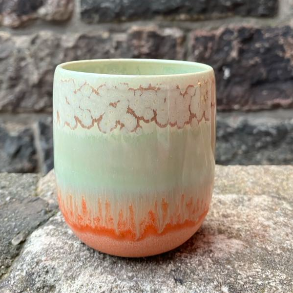 Hånddrejet kop  billede 3