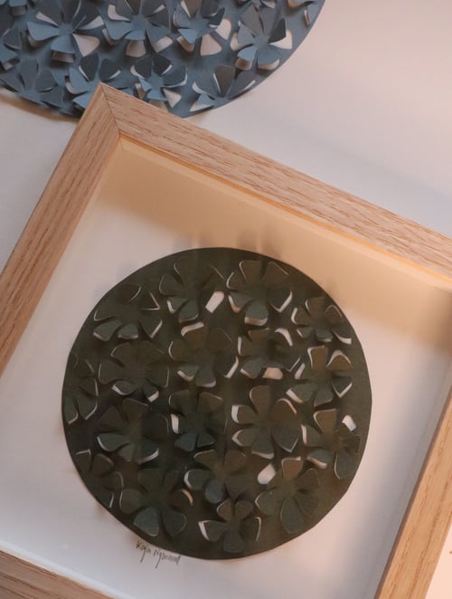 20x20cm 3D papercut, skovgrøn, indrammet 