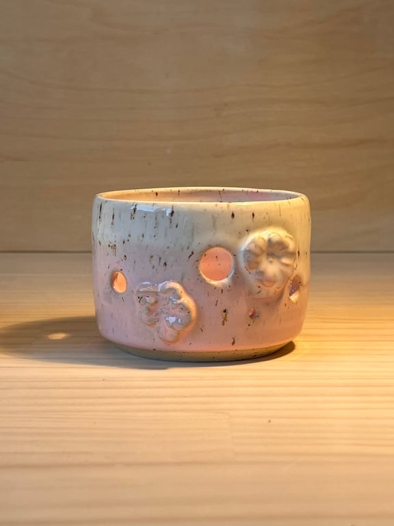 Fyrfadsstage med blomster. D: 8 H: 5,5 cm billede 2