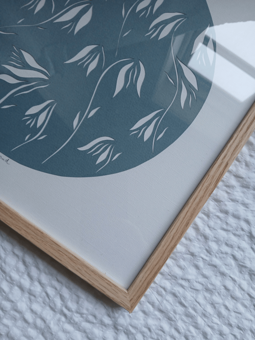 30x30cm papercut, Dueblå, indrammet 