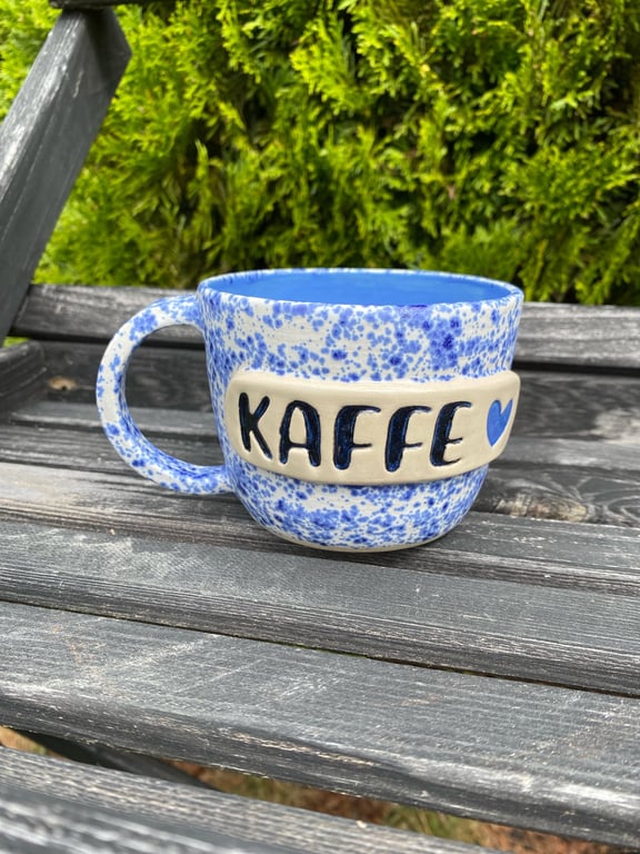 Blåprikket kaffe-kop