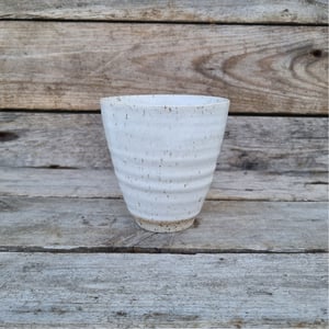 V kop hvid med nister – produktbillede