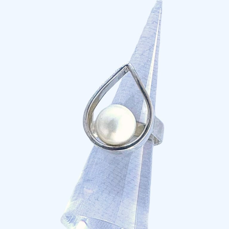 Pearl Drop ***