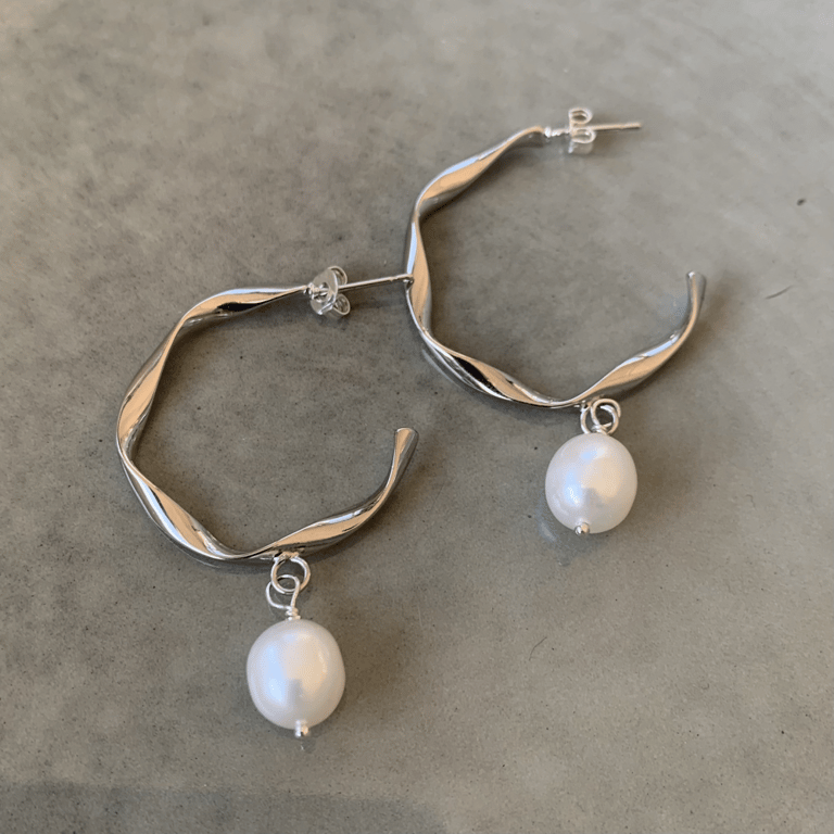 Hvide ferskvandsperle øreringe (large)