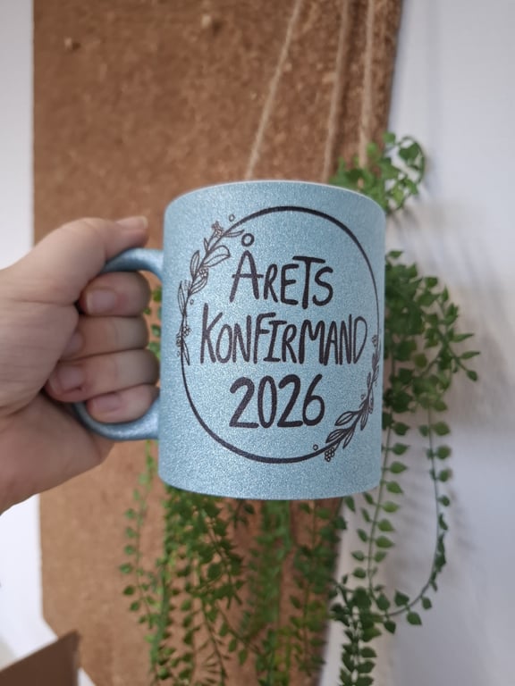Krus: Årets konfirmand 2026 Lys blå glimmer (2)