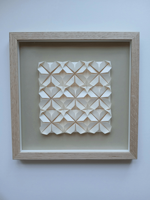 30x30cm foldet værk, champagne. beige, indrammet