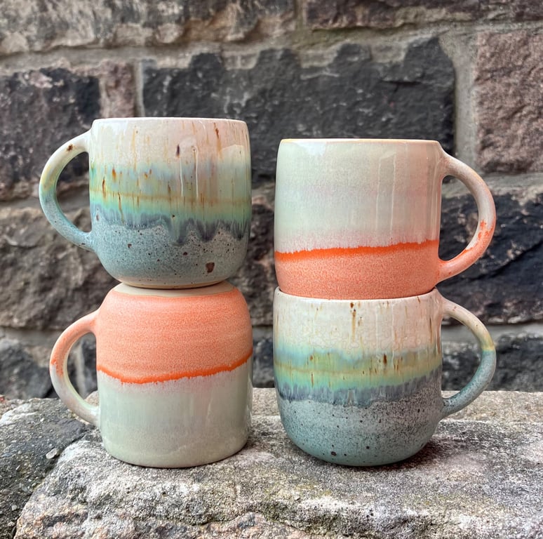 Hånddrejet kop med hank billede 5