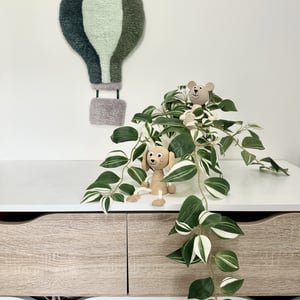 Tuftet luftballon - Håndlavet vægkunst i 100% uld. – produktbillede