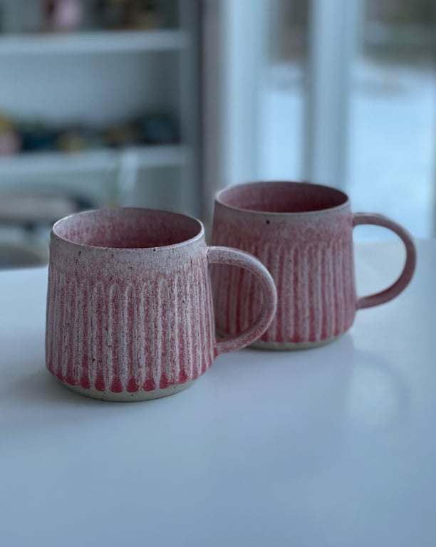 Krus m. riller, rødmeleret billede 2