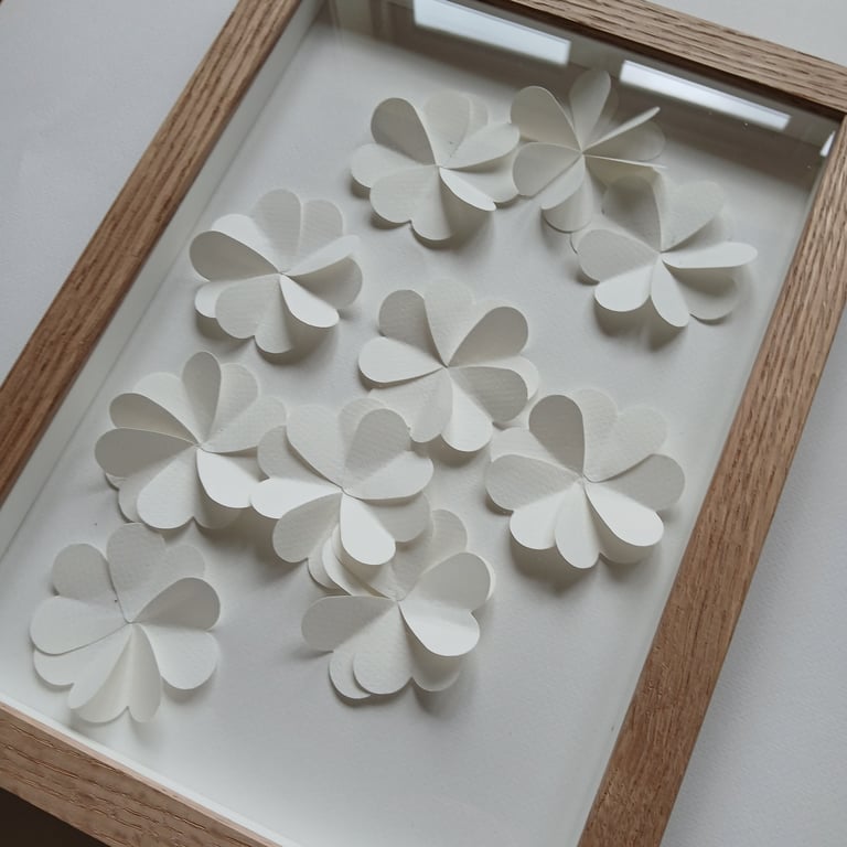 A4, 3D papirværk, hvid, indrammet (2)