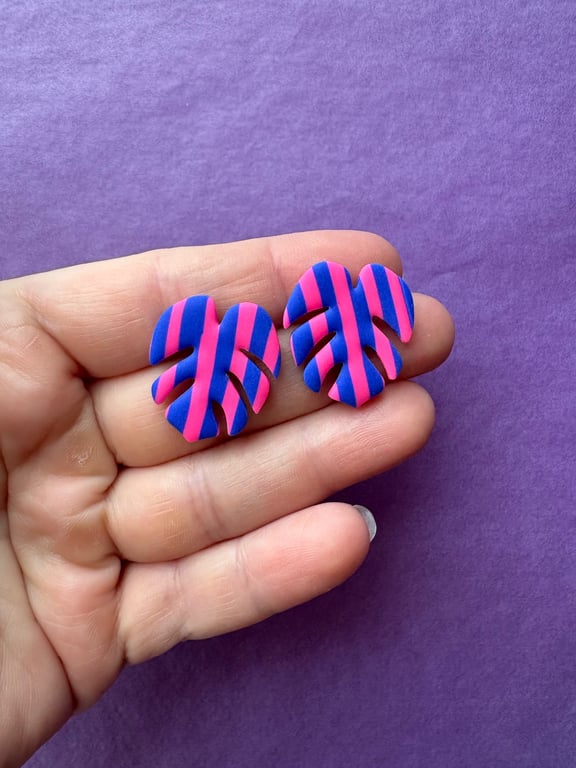 Pink/blå stribede monstera