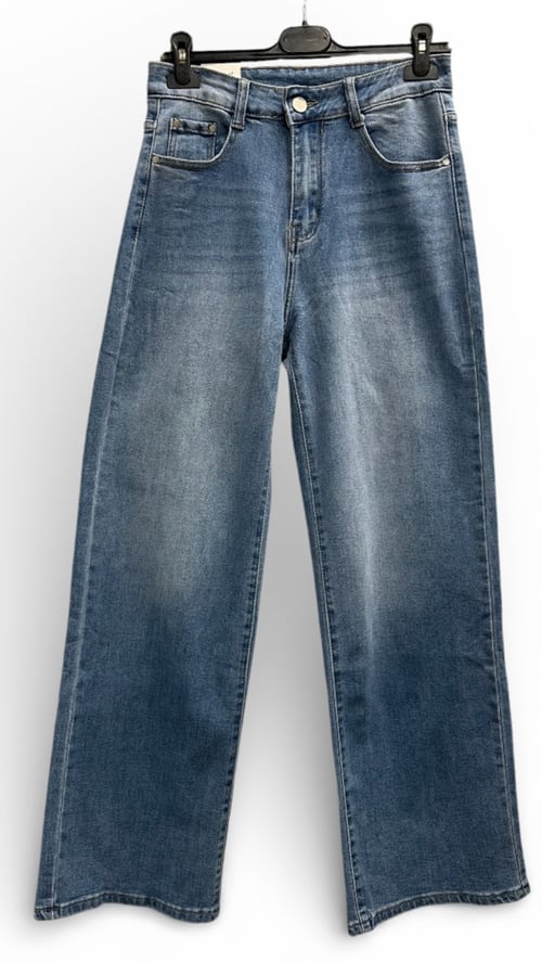 Atena stretch jeans, Light denim blue. Findes i str 38-48. (3)