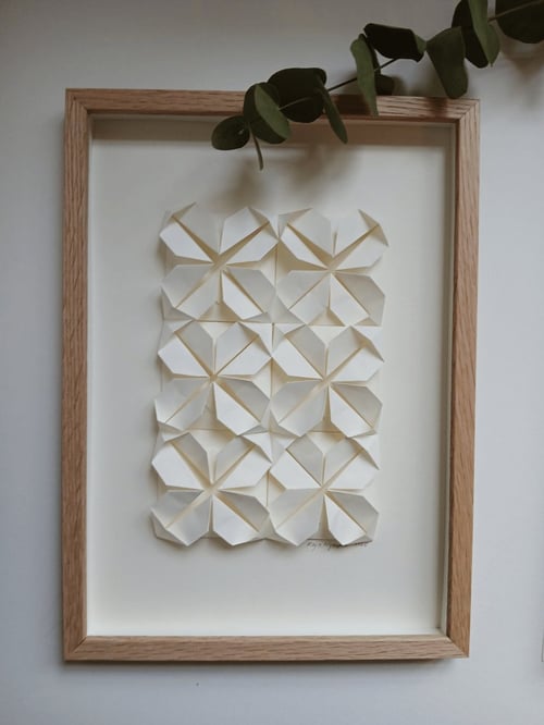 A4 foldet papirværk, naturhvid, indrammet