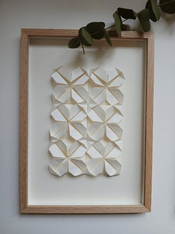 A4 foldet papirværk, naturhvid, indrammet