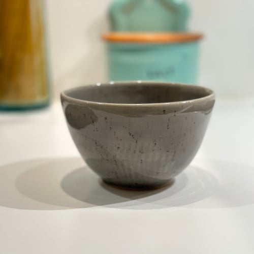 Skål grå med nister (4)