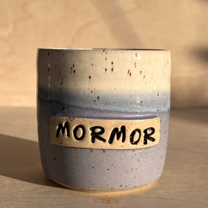 Mormor krus. 340 ml. H: 8,5 cm – produktbillede