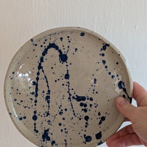 Frokosttallerken blå splash  – produktbillede