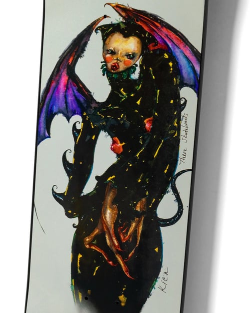 THERE "Enchantress" Kien 8.25" (2)