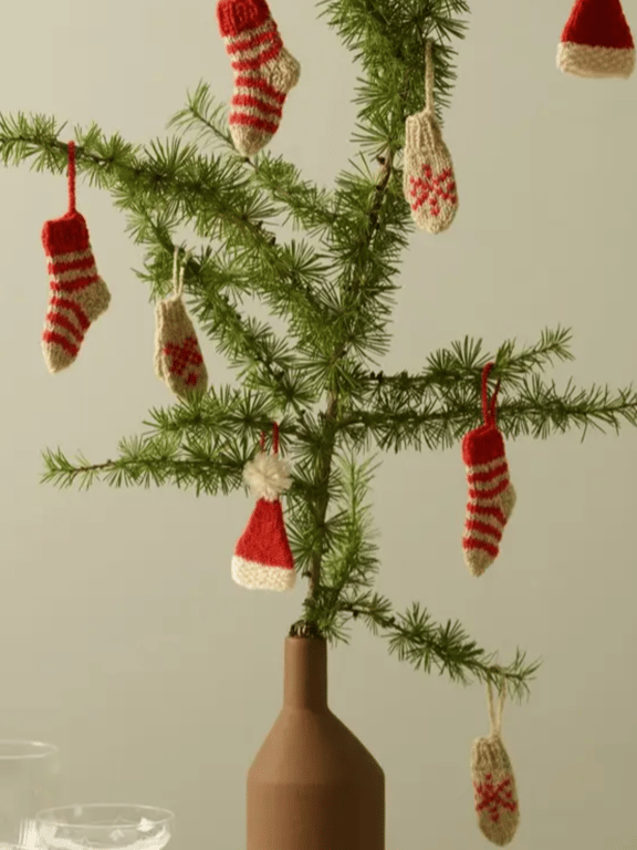 Opskrift: Nissehue stikket i finuld billede 2