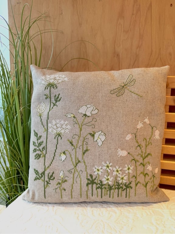 2052-1 Wild on purpose square ca. 45 x 45 cm. (3)